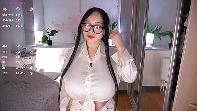 HannaHayles online show from 03-16-26, 05:17