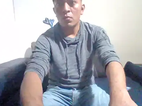 Snapshot of Alansmenxxx chatting on 02-08-26, 06:17 Alansmenxxx online show from 02-08-26, 06:17