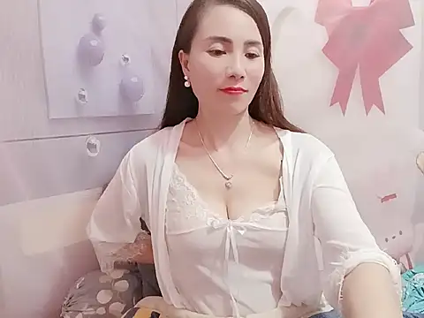 Hello-Kitty001 online show from 02-18-26, 01:18