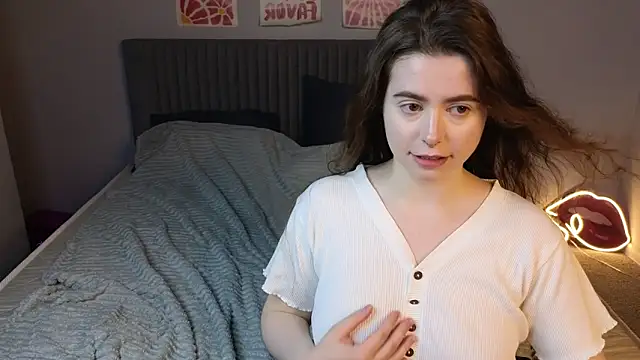 LovingWhisperr online show from 02-19-26, 01:23