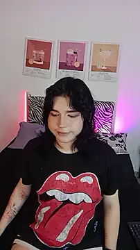 Snapshot of Daniellesins1 chatting on 02-26-26, 06:56 Daniellesins1 online show from 02-26-26, 06:56