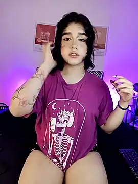 Snapshot of Daniellesins1 chatting on 03-26-26, 04:18 Daniellesins1 online show from 03-26-26, 04:18