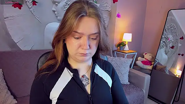 Snapshot of RachelDiRose chatting on 03-15-26, 03:01 RachelDiRose online show from 03-15-26, 03:01