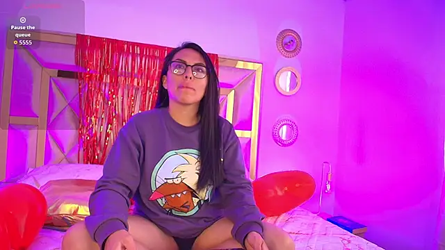 Emma Sanz   online show from 02-11-26, 01:38