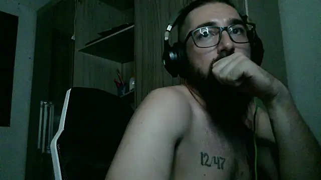 Snapshot of Redlovecouple chatting on 02-07-26, 08:34 Redlovecouple online show from 02-07-26, 08:34