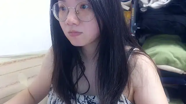 Snapshot of xiaoxiaowan11 chatting on 03-15-26, 12:33 xiaoxiaowan11 online show from 03-15-26, 12:33