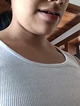 Snapshot of Julieta_Parker chatting on 02-22-26, 04:05 Julieta Parker online show from 02-22-26, 04:05