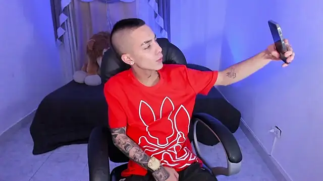 Snapshot of Dereck_Boy_ chatting on 02-16-26, 04:19 Dereck Boy online show from 02-16-26, 04:19