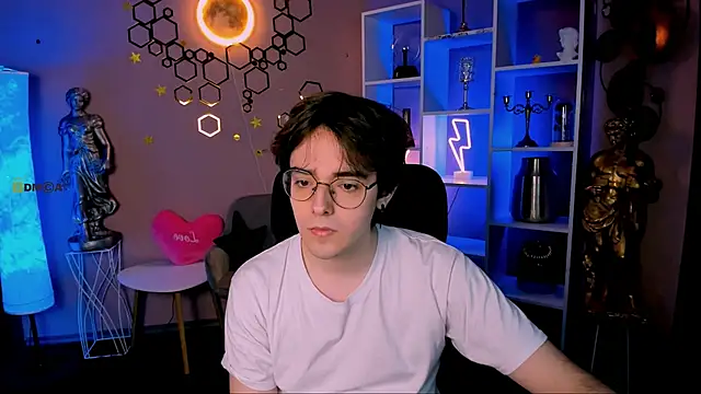 Snapshot of martin_neil chatting on 03-12-26, 08:04 martin neil online show from 03-12-26, 08:04