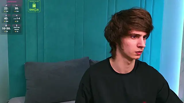 Snapshot of HoogWilder chatting on 03-07-26, 08:17 HoogWilder online show from 03-07-26, 08:17