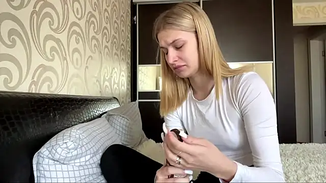 JeneeEady online show from 04-26-26, 06:00