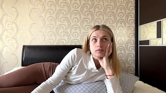 JeneeEady online show from 04-28-26, 06:07