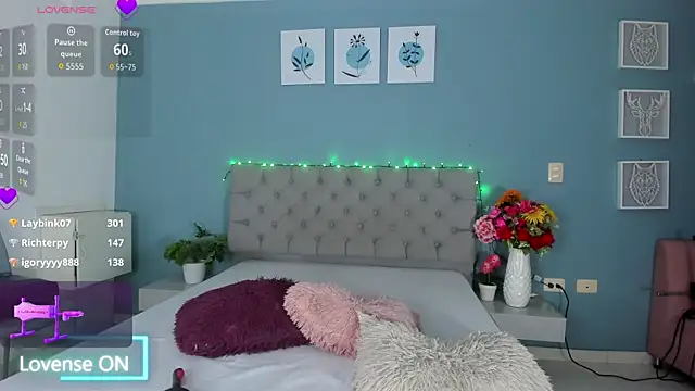 Valentina Rujano online show from 04-22-26, 02:03