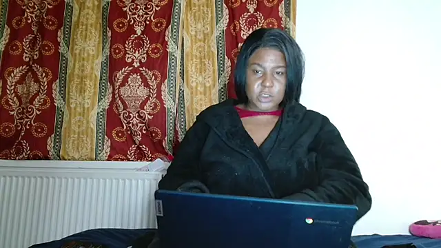 Snapshot of CurvySashia chatting on 04-10-26, 11:42 CurvySashia online show from 04-10-26, 11:42