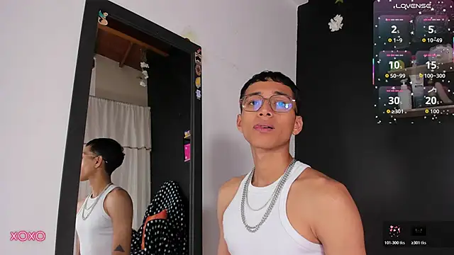 Snapshot of _Josh_Moon_ chatting on 02-10-26, 03:49 Josh Moon online show from 02-10-26, 03:49