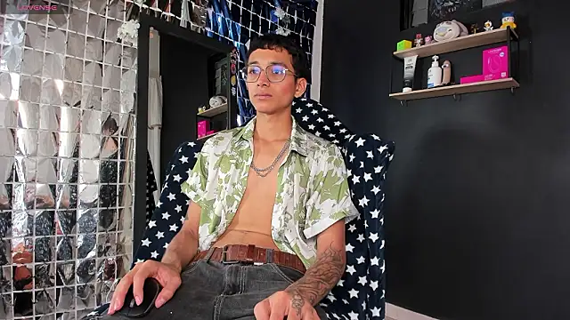 Snapshot of _Josh_Moon_ chatting on 03-04-26, 04:35 Josh Moon online show from 03-04-26, 04:35