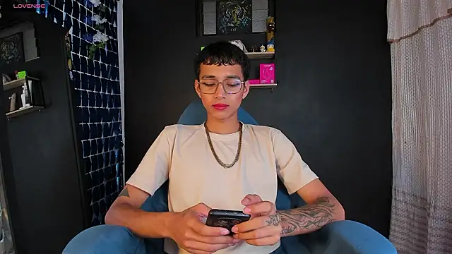 Snapshot of _Josh_Moon_ chatting on 03-12-26, 05:19 Josh Moon online show from 03-12-26, 05:19