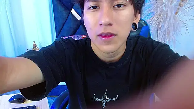 Snapshot of nikoo_18 chatting on 02-06-26, 01:25 nikoo 18 online show from 02-06-26, 01:25