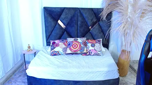 Snapshot of nikoo_18 chatting on 02-09-26, 01:26 nikoo 18 online show from 02-09-26, 01:26