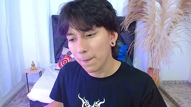 Snapshot of nikoo_18 chatting on 02-10-26, 01:37 nikoo 18 online show from 02-10-26, 01:37