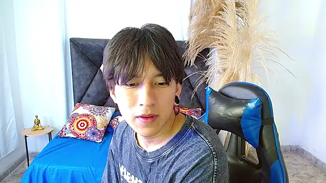 Snapshot of nikoo_18 chatting on 03-09-26, 01:26 nikoo 18 online show from 03-09-26, 01:26