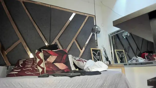 Maggyx online show from 04-28-26, 01:49