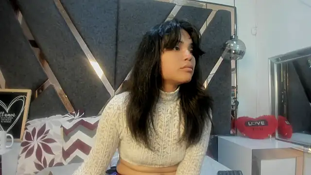 Snapshot of Maggyx chatting on 06-18-26, 01:48 Maggyx online show from 06-18-26, 01:48