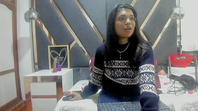 Snapshot of Maggyx chatting on 06-30-26, 01:23 Maggyx online show from 06-30-26, 01:23