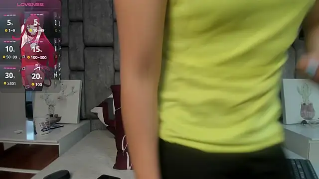 Snapshot of Maggyx chatting on 07-22-26, 02:09 Maggyx online show from 07-22-26, 02:09