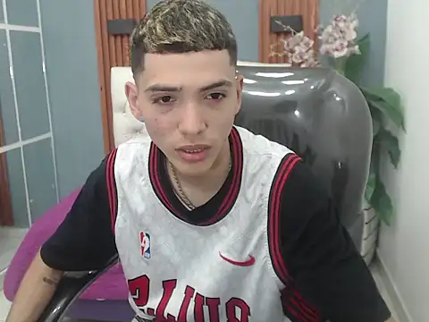 Snapshot of Asher_costa chatting on 02-11-26, 06:24 Asher costa online show from 02-11-26, 06:24