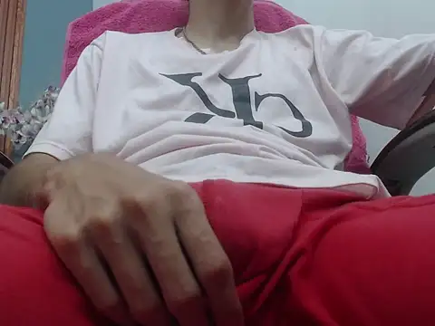 Snapshot of Asher_costa chatting on 03-12-26, 11:22 Asher costa online show from 03-12-26, 11:22