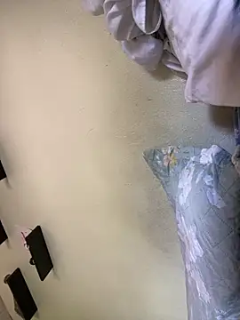 Snapshot of MaxMaddiey chatting on 02-12-26, 03:40 MaxMaddiey online show from 02-12-26, 03:40