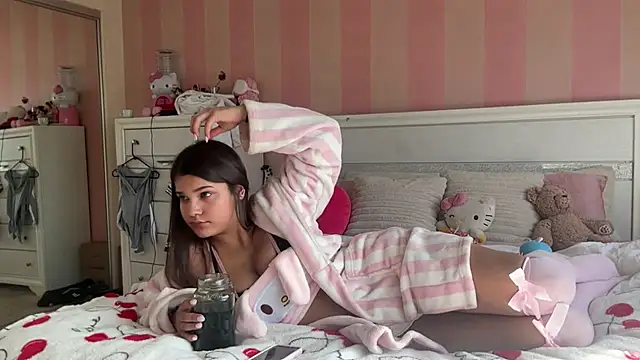 Snapshot of TheDaisyPink chatting on 02-06-26, 09:51 TheDaisyPink online show from 02-06-26, 09:51