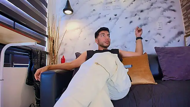 Max Hornye online show from 02-18-26, 06:37