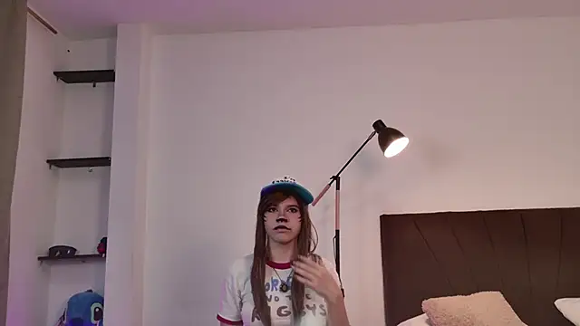 Snapshot of Raven_OA chatting on 02-25-26, 12:26 Raven OA online show from 02-25-26, 12:26