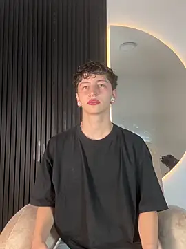 Snapshot of ARON_LUXX chatting on 02-11-26, 03:11 ARON LUXX online show from 02-11-26, 03:11