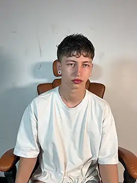 ARON LUXX online show from 04-01-26, 02:03