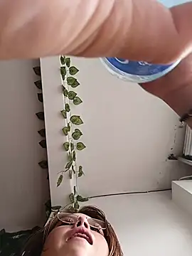 Snapshot of Rouse_24_ chatting on 02-12-26, 10:38 Rouse 24 online show from 02-12-26, 10:38