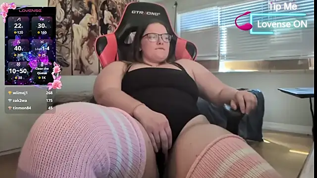 Snapshot of lillythotz chatting on 04-03-26, 08:51 lillythotz online show from 04-03-26, 08:51