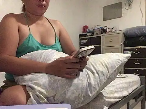 Snapshot of lady_candy85 chatting on 02-09-26, 08:29 lady candy85 online show from 02-09-26, 08:29