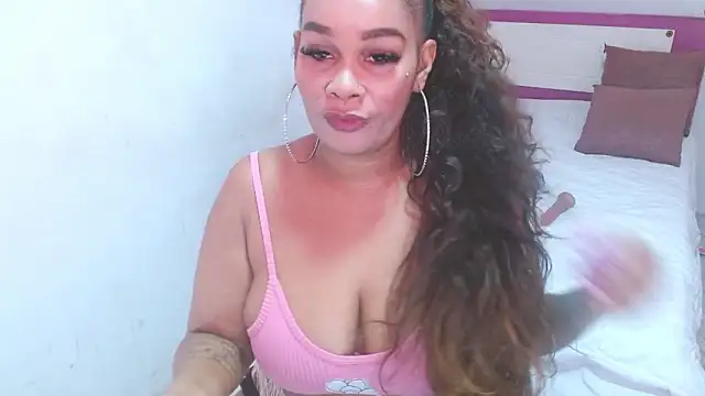 Snapshot of HELETRAS chatting on 02-17-26, 02:24 HELETRAS online show from 02-17-26, 02:24