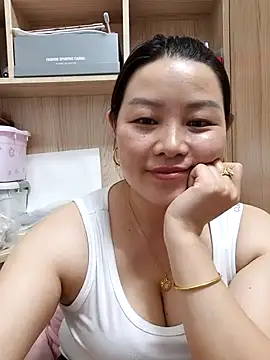 Snapshot of Jennie_dogy chatting on 06-18-26, 01:15 Jennie dogy online show from 06-18-26, 01:15