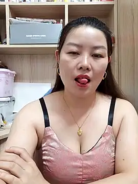 Snapshot of Jennie_dogy chatting on 06-22-26, 01:51 Jennie dogy online show from 06-22-26, 01:51