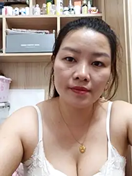 Snapshot of Jennie_dogy chatting on 06-22-26, 04:53 Jennie dogy online show from 06-22-26, 04:53