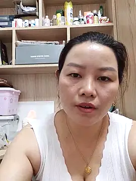 Snapshot of Jennie_dogy chatting on 06-23-26, 01:58 Jennie dogy online show from 06-23-26, 01:58