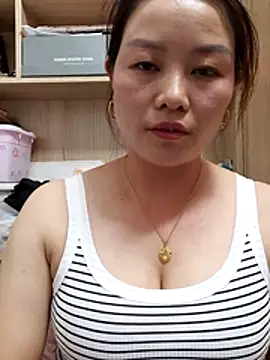 Snapshot of Jennie_dogy chatting on 06-26-26, 01:04 Jennie dogy online show from 06-26-26, 01:04