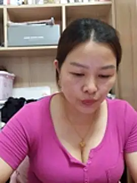 Snapshot of Jennie_dogy chatting on 06-27-26, 12:22 Jennie dogy online show from 06-27-26, 12:22