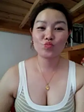 Snapshot of Jennie_dogy chatting on 07-23-26, 07:06 Jennie dogy online show from 07-23-26, 07:06