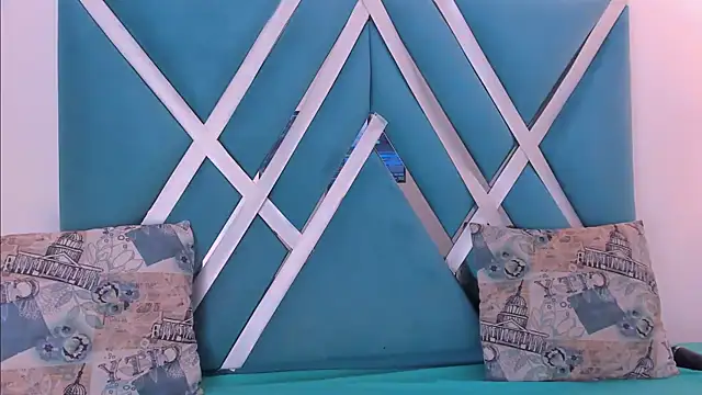 Snapshot of ninameduxx chatting on 04-03-26, 04:32 ninameduxx online show from 04-03-26, 04:32