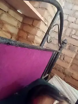 Snapshot of Hot_ree64 chatting on 03-01-26, 09:33 Hot ree64 online show from 03-01-26, 09:33